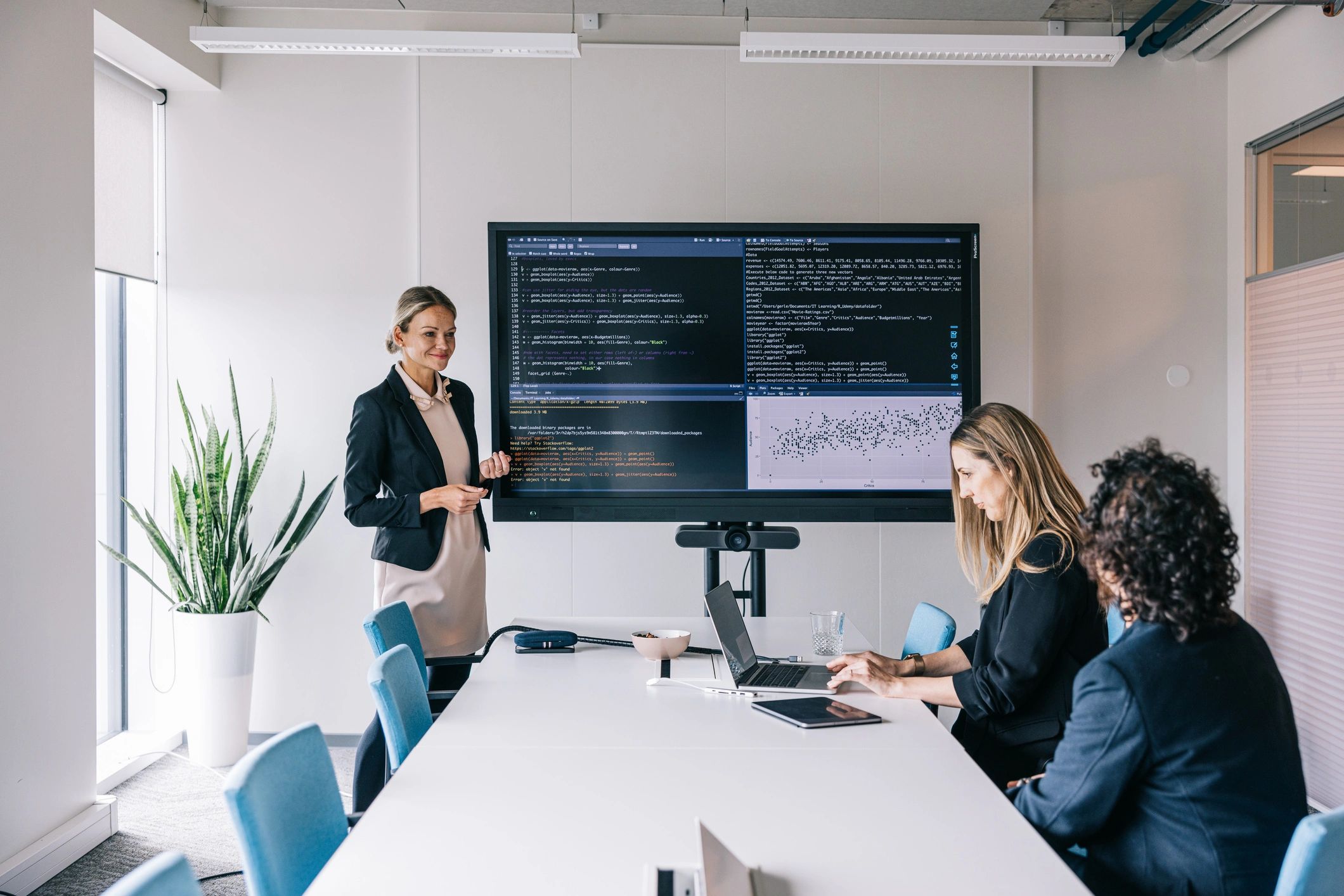 IT professionals in a collaborative planning meeting